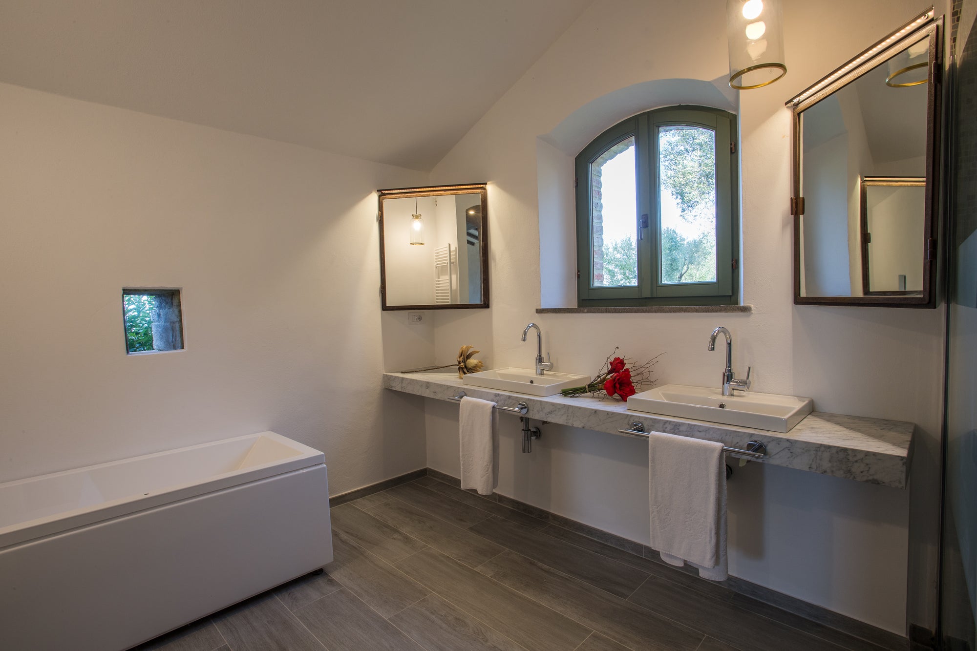 Villa Colona - 4 bedrooms, 4 bathrooms sleeps up to 7