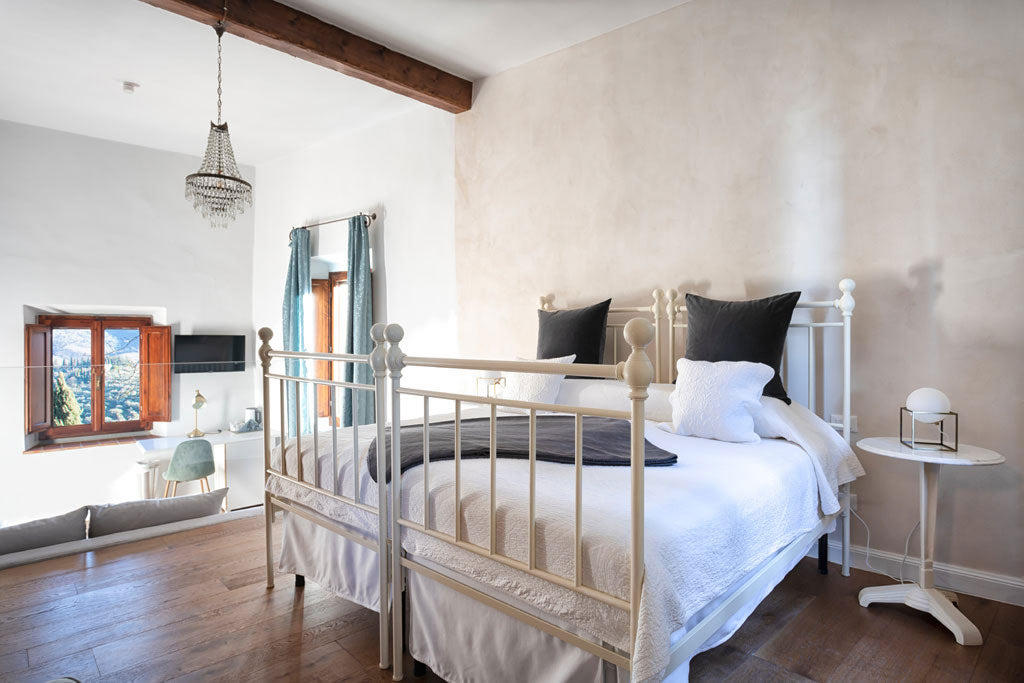 CentoOtto - Villa in Panzano sleeps up to 10 in 5 bedrooms, 5 bathrooms
