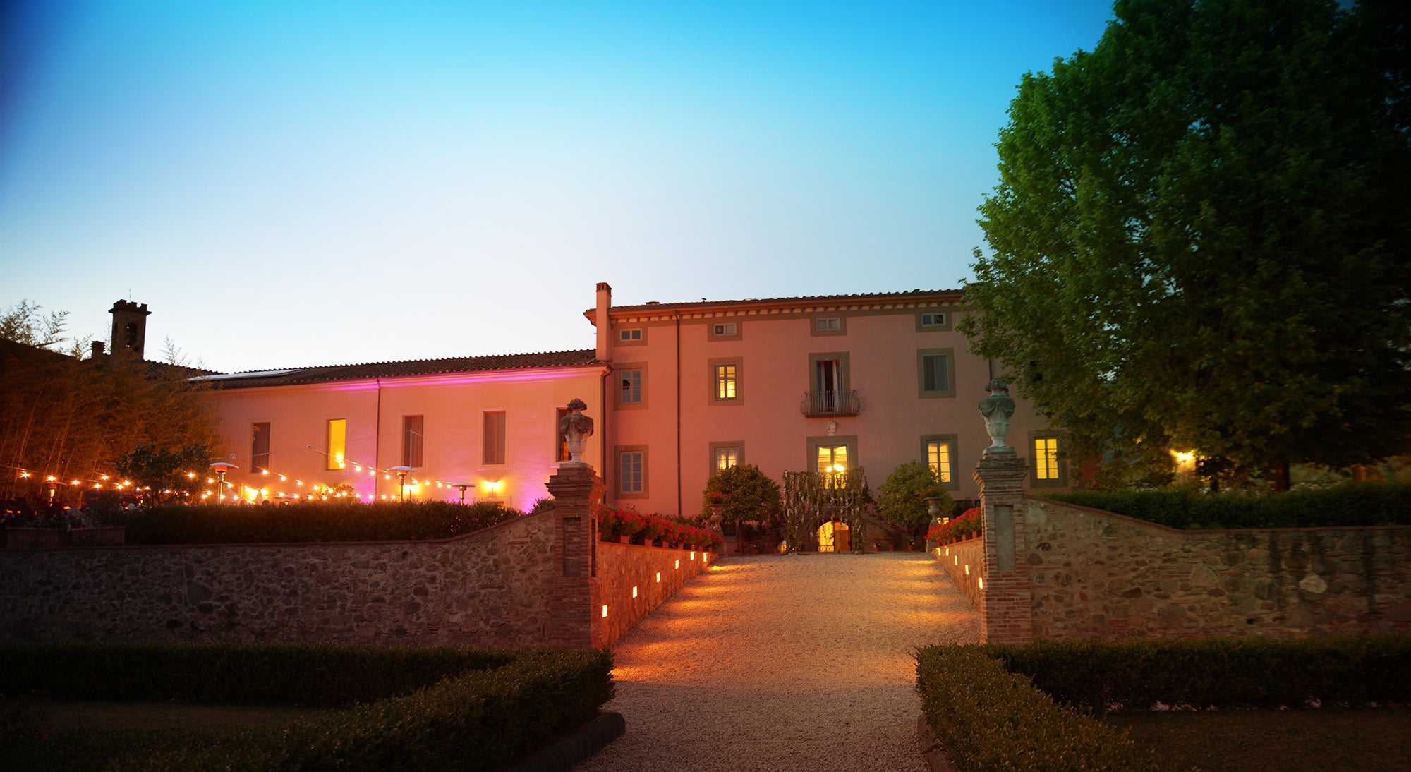 Villa Rosa di Daniela - lovely Lucca villa - 16 bedrooms - sleeps up to 32