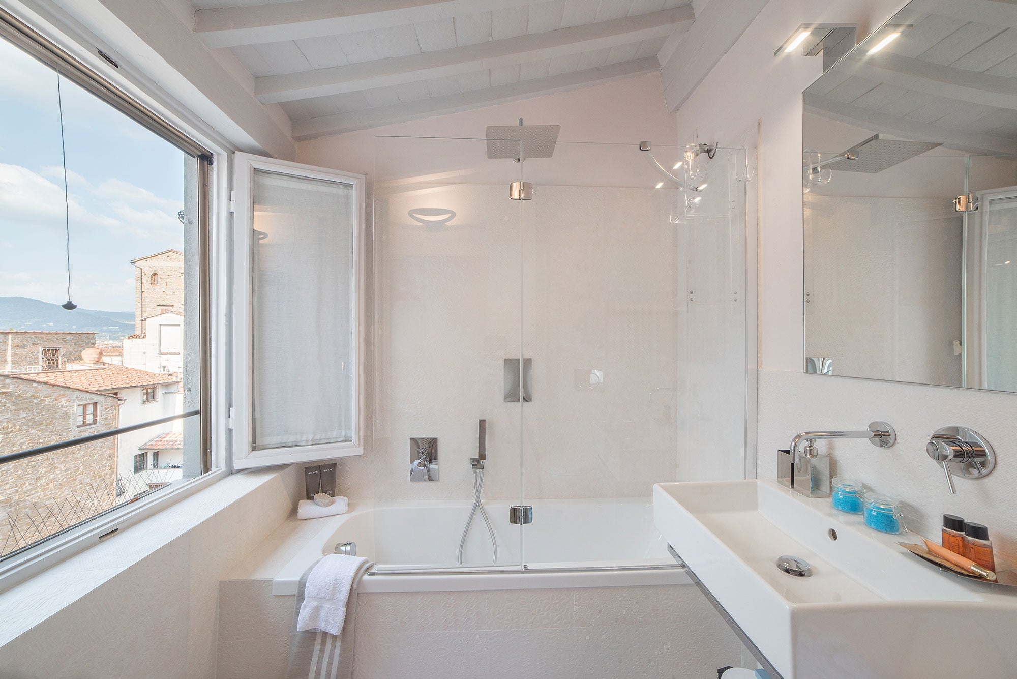 CentoVentiSette - Florence luxury apartment - 4 bedrooms, 3 bathrooms