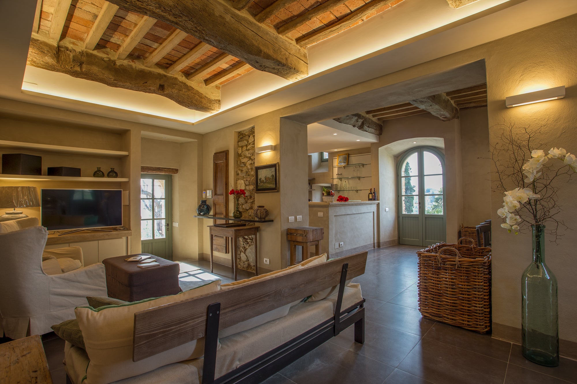 beautiful decor in stunning Italian villa
