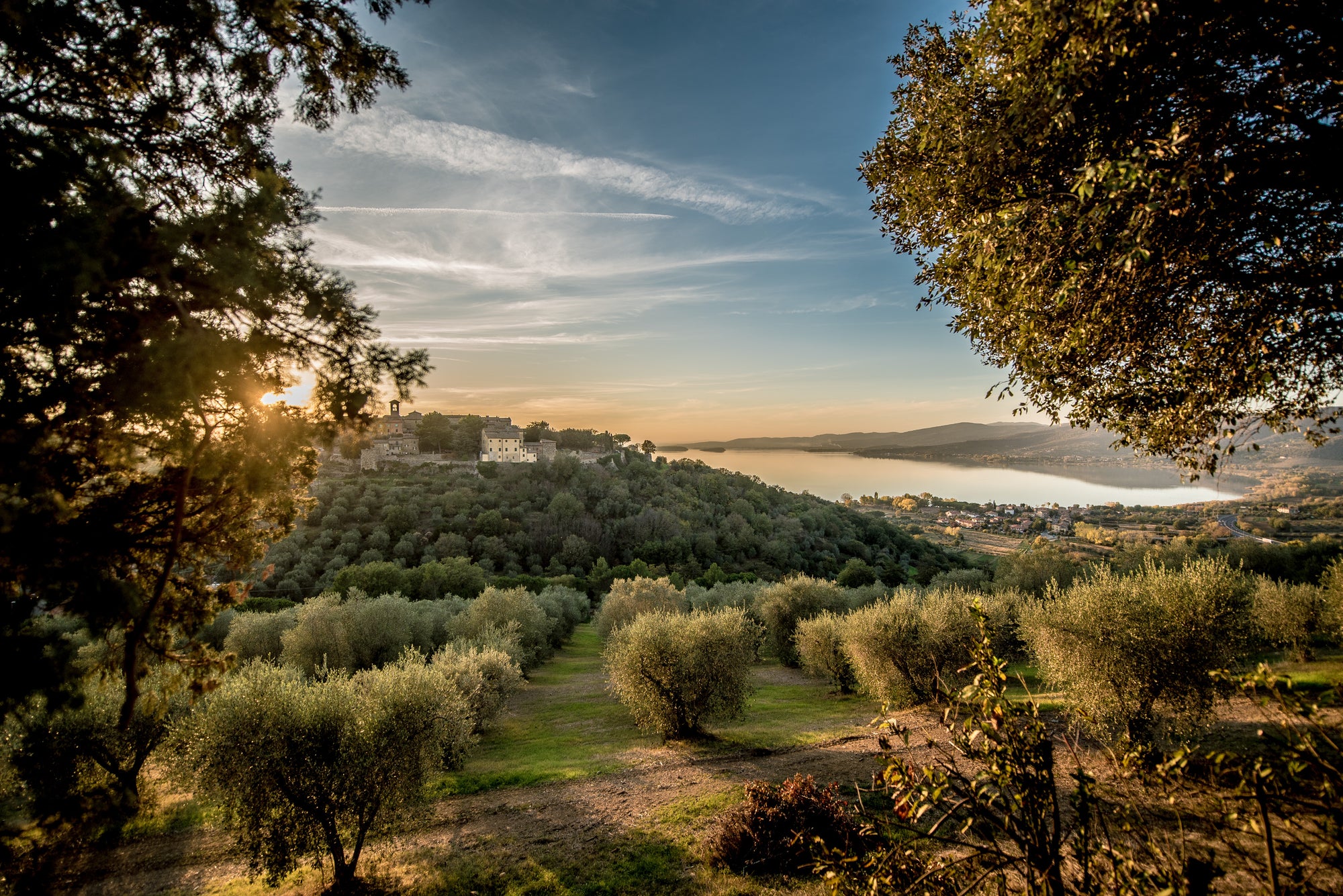luxury villa in Umbria, stunning lake views