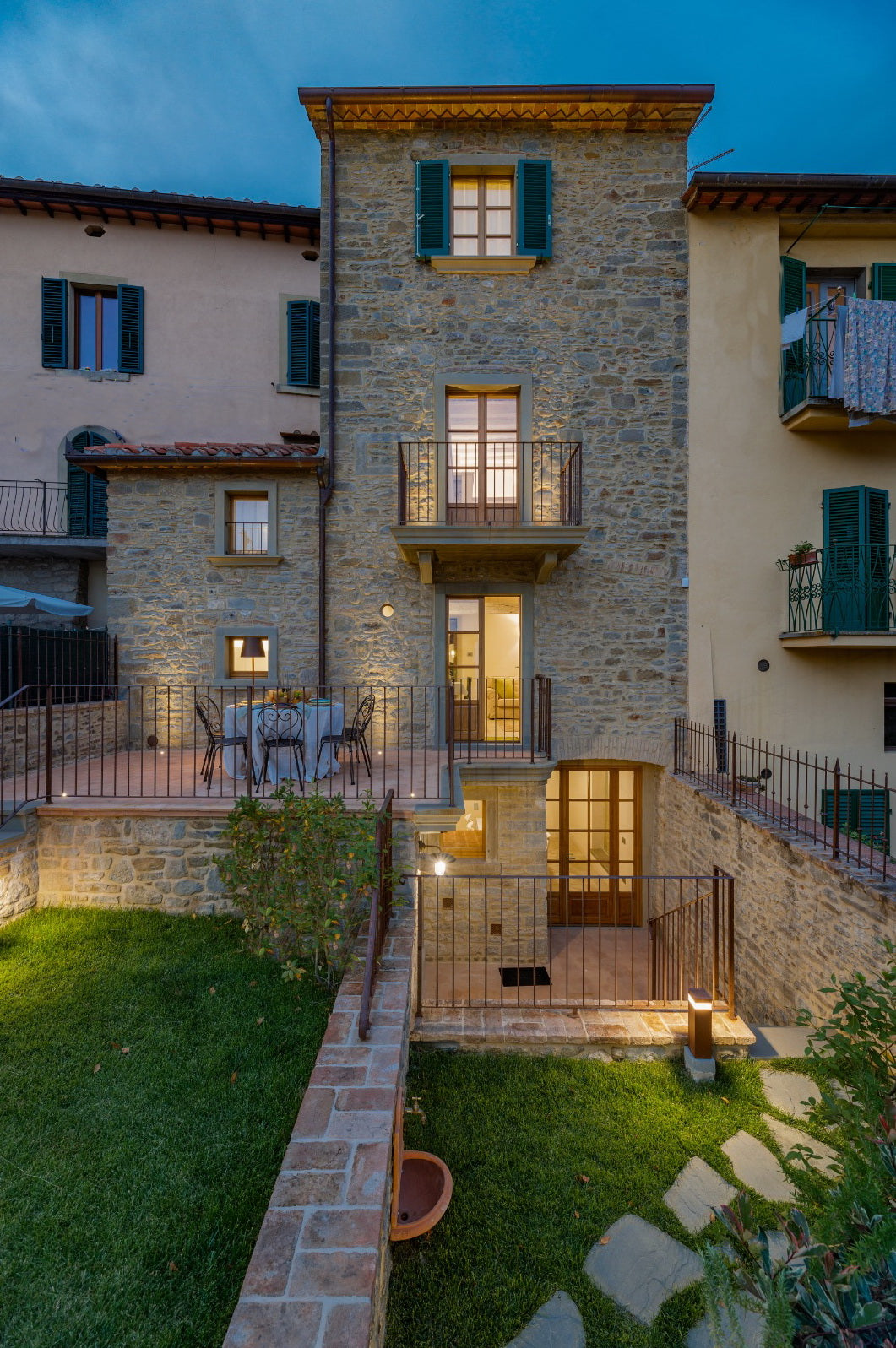 Tramonto Vista - Cortona centre, sleeps 6 3 bedrooms 3 bathroom