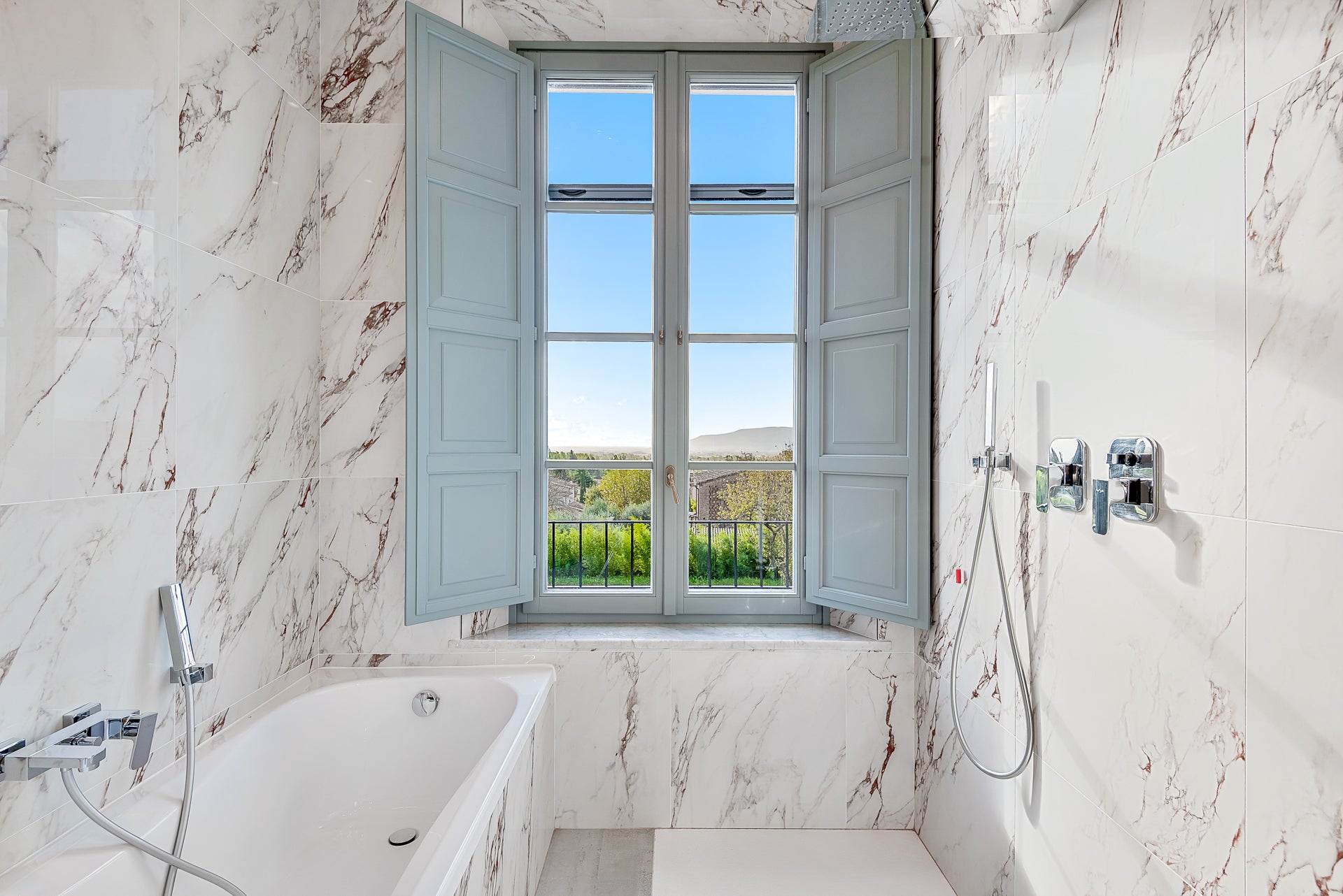 Villa Rosa di Daniela - lovely Lucca villa - 16 bedrooms - sleeps up to 32
