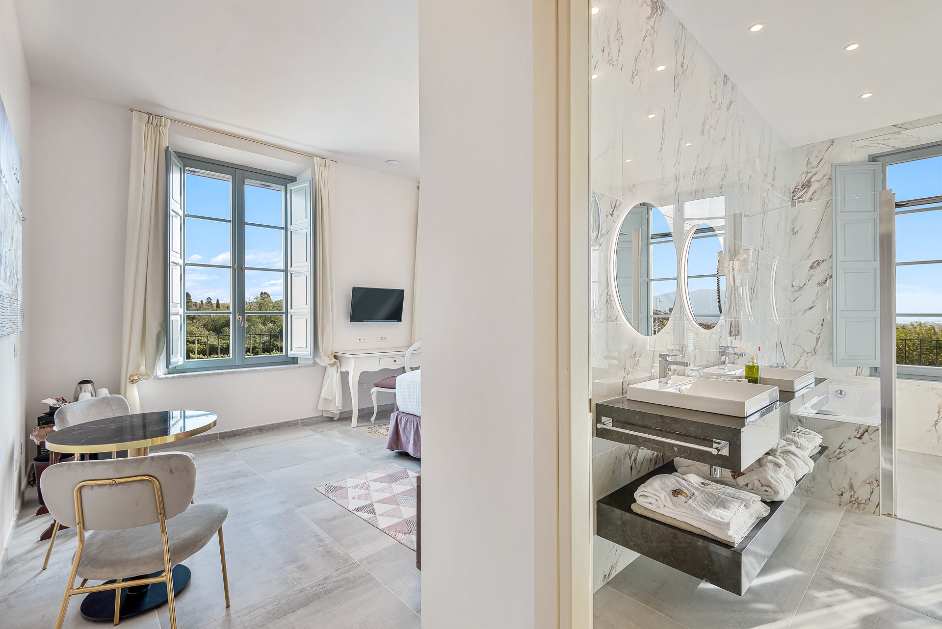 Villa Rosa di Daniela - lovely Lucca villa - 16 bedrooms - sleeps up to 32