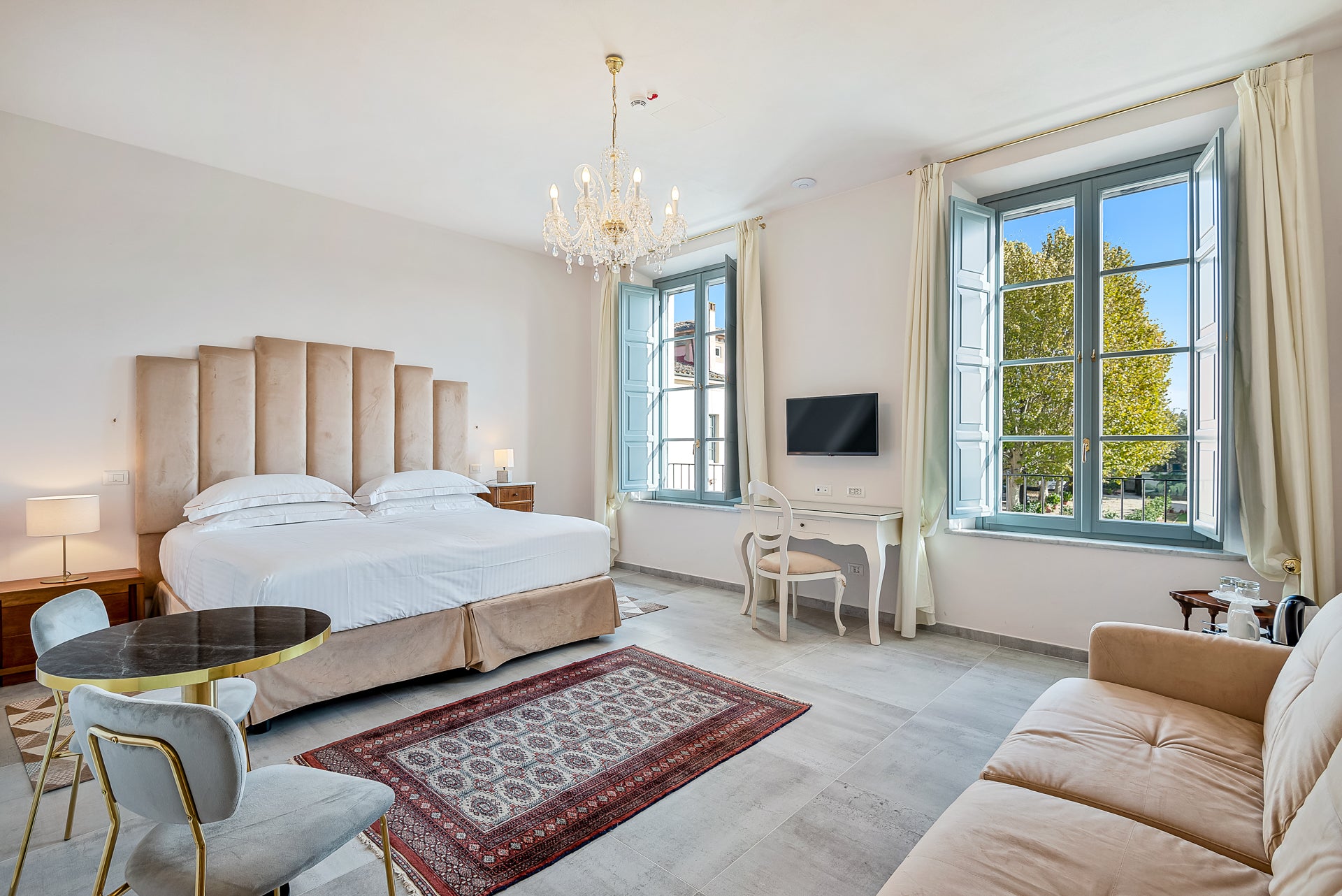 Villa Rosa di Daniela - lovely Lucca villa - 16 bedrooms - sleeps up to 32