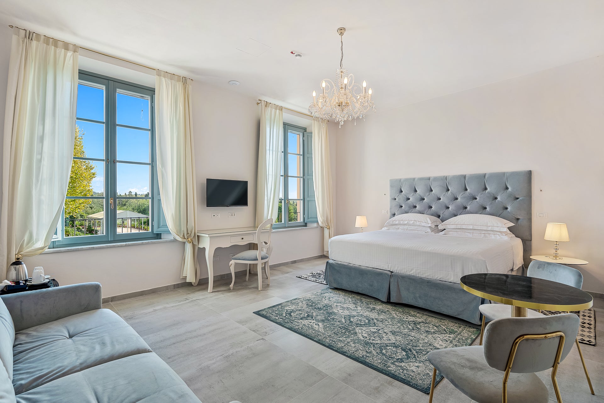 Villa Rosa di Daniela - lovely Lucca villa - 16 bedrooms - sleeps up to 32