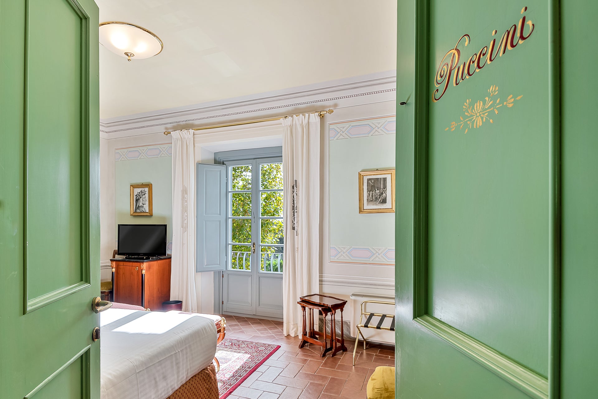 Villa Rosa di Daniela - lovely Lucca villa - 16 bedrooms - sleeps up to 32