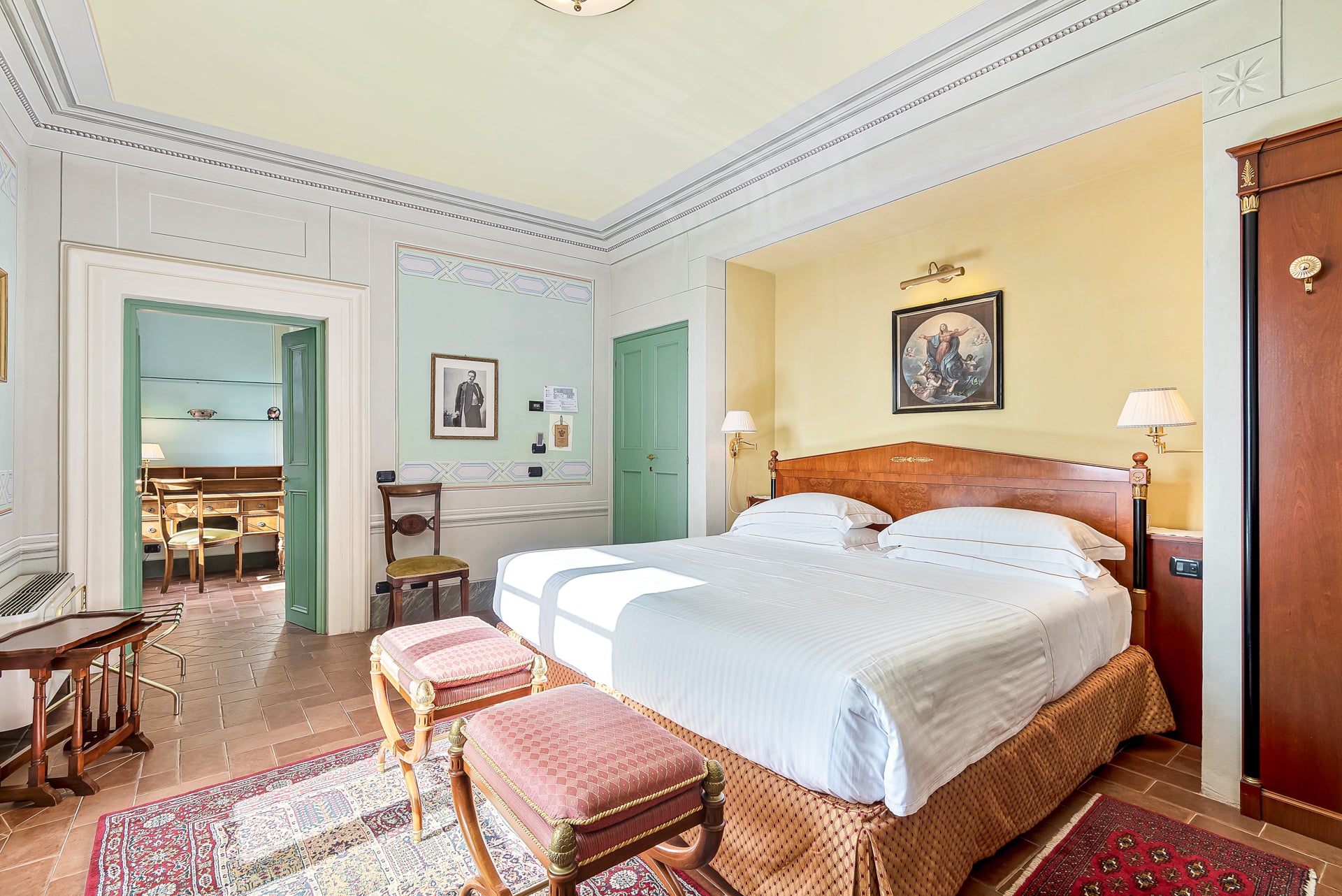 Villa Rosa di Daniela - lovely Lucca villa - 16 bedrooms - sleeps up to 32