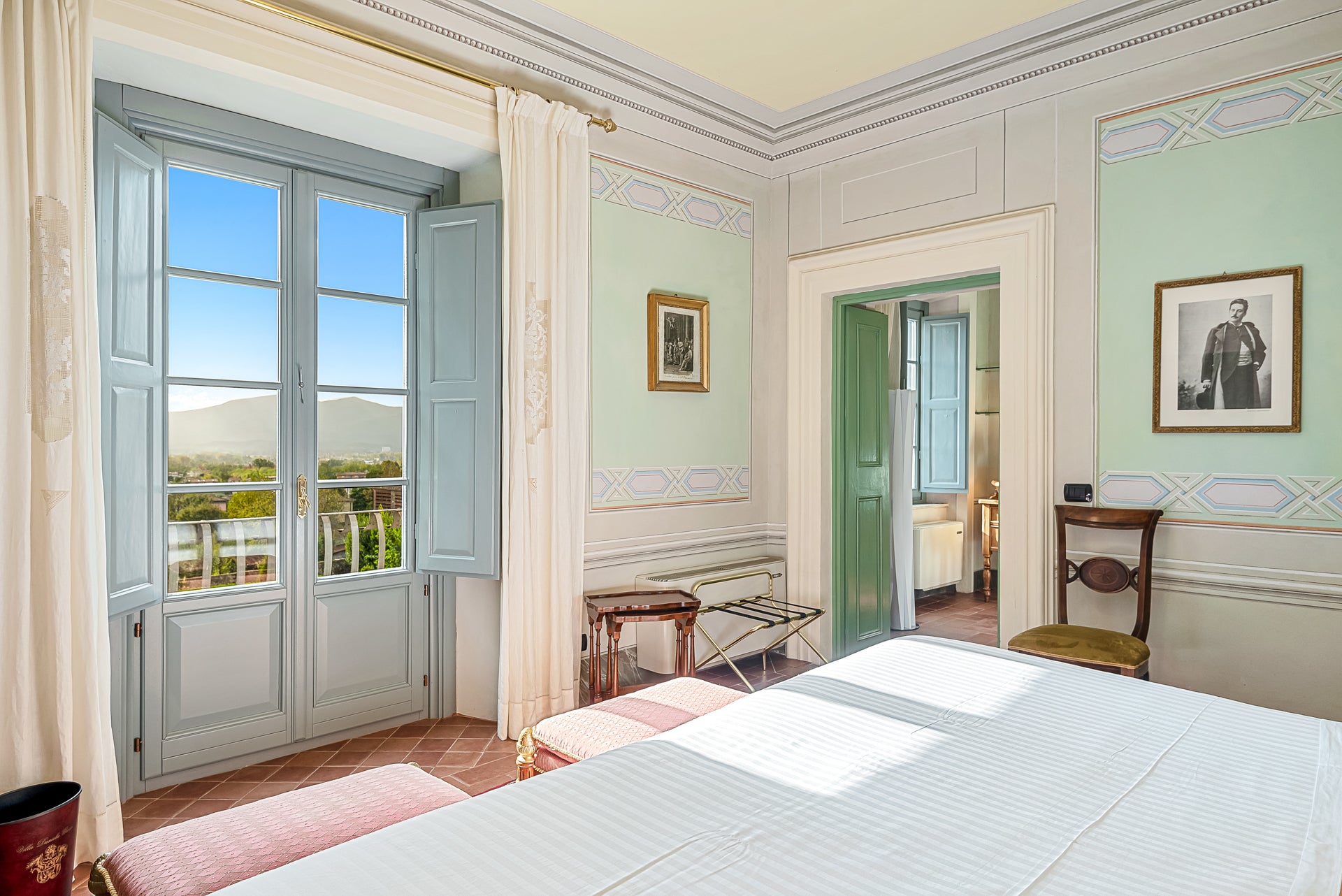 Villa Rosa di Daniela - lovely Lucca villa - 16 bedrooms - sleeps up to 32