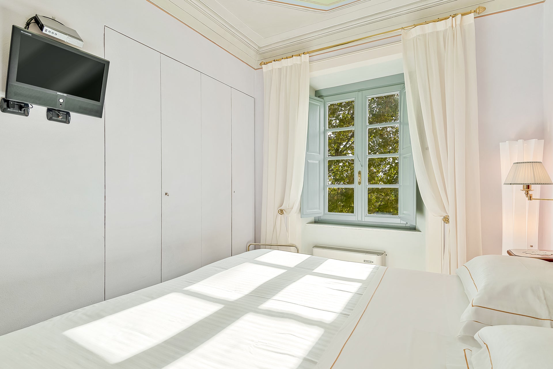 Villa Rosa di Daniela - lovely Lucca villa - 16 bedrooms - sleeps up to 32