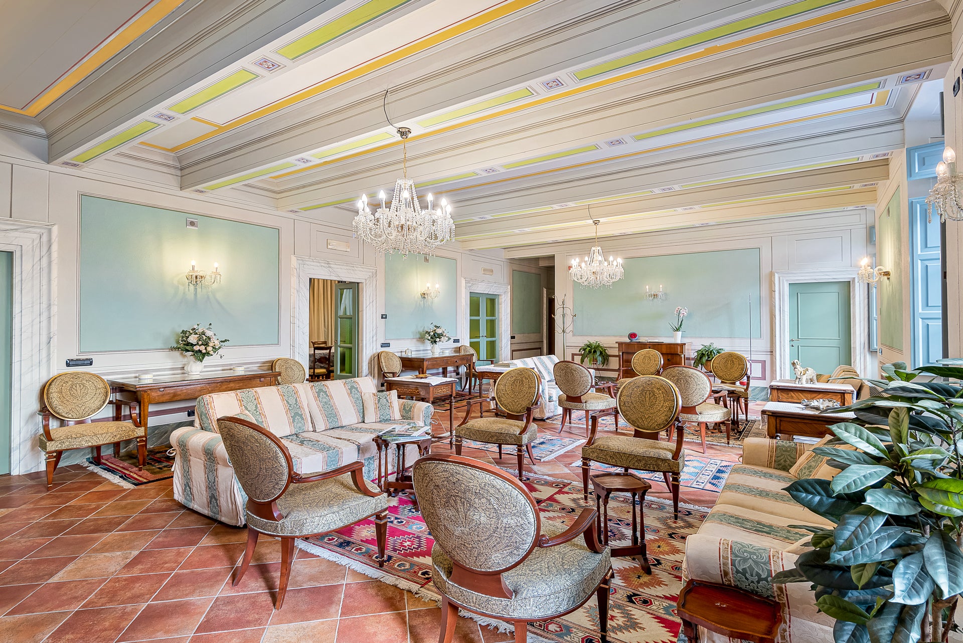 Villa Rosa di Daniela - lovely Lucca villa - 16 bedrooms - sleeps up to 32