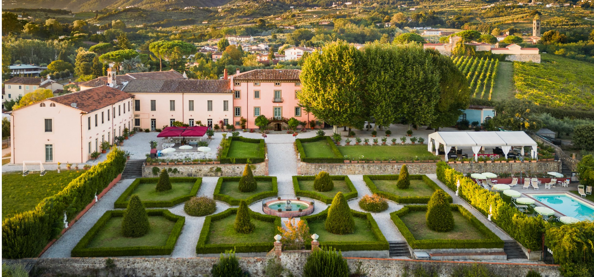 Villa Rosa di Daniela - lovely Lucca villa - 16 bedrooms - sleeps up to 32