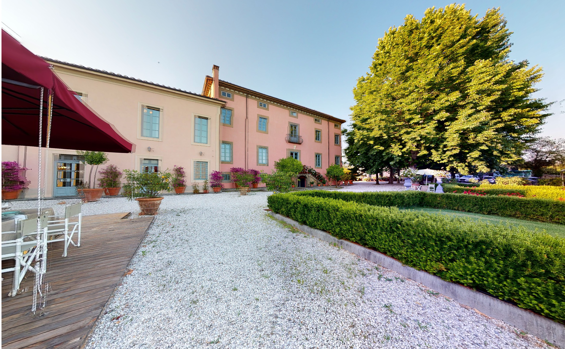 Villa Rosa di Daniela - lovely Lucca villa - 16 bedrooms - sleeps up to 32