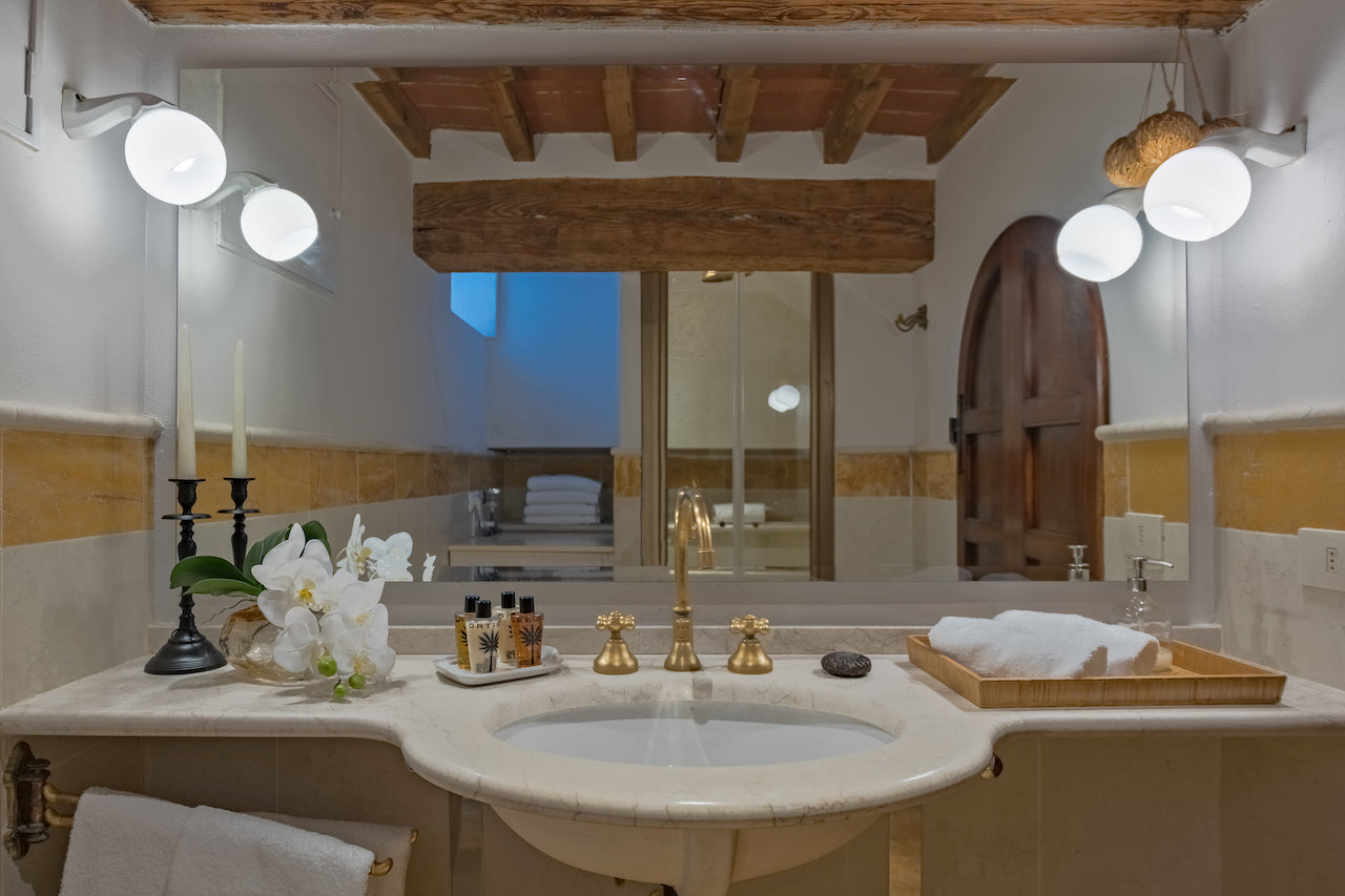 Florence Vista - sleeps 4 - terrace with stunning Florence rooftop views