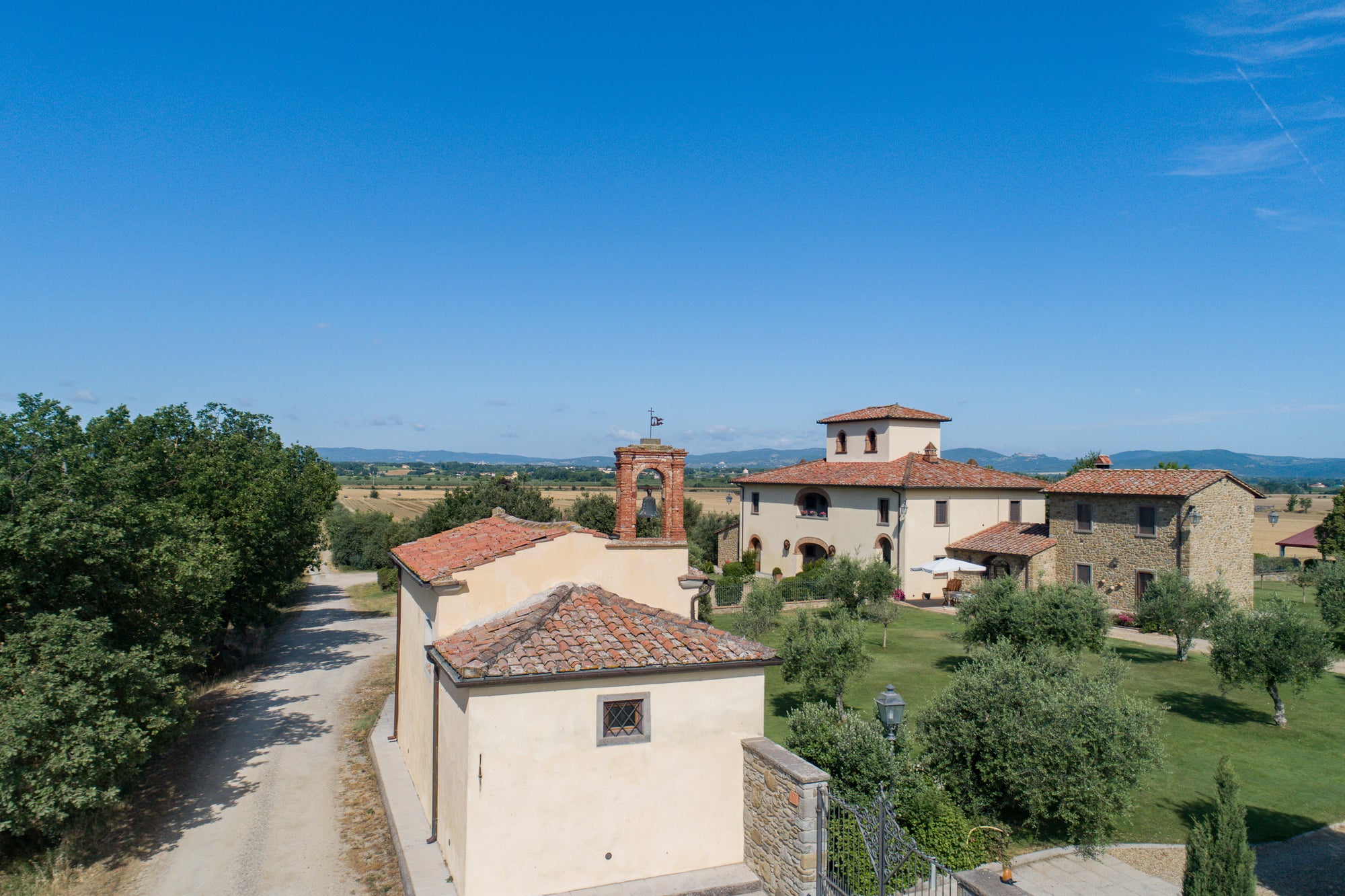 Villa Leona - High end villa near Cortona sleeps 16