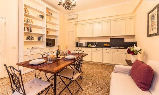 Grassi 2 - Venice apartment sleeps 2 (+2)