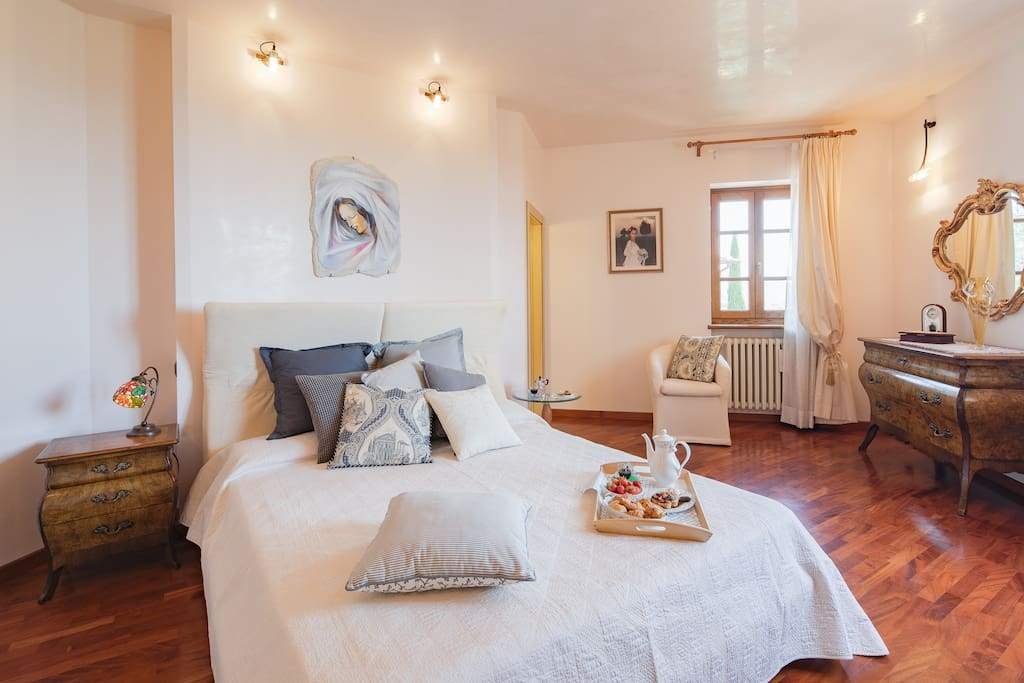 Corte Cortona - villa near Cortona sleeps 8