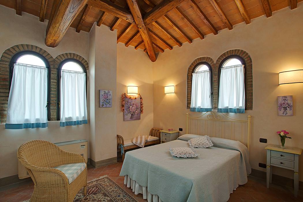 Cavallo Volante - luxury villa sleeps up to 20
