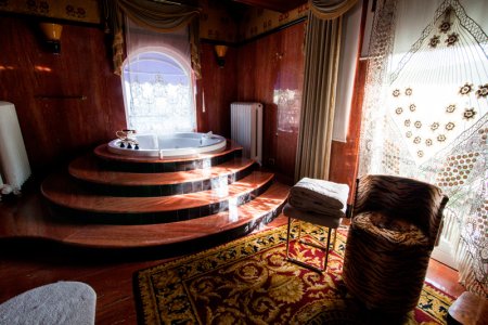 Villa Gabriela - Stunning Piedmont B&B - sleeps from 2 - 14