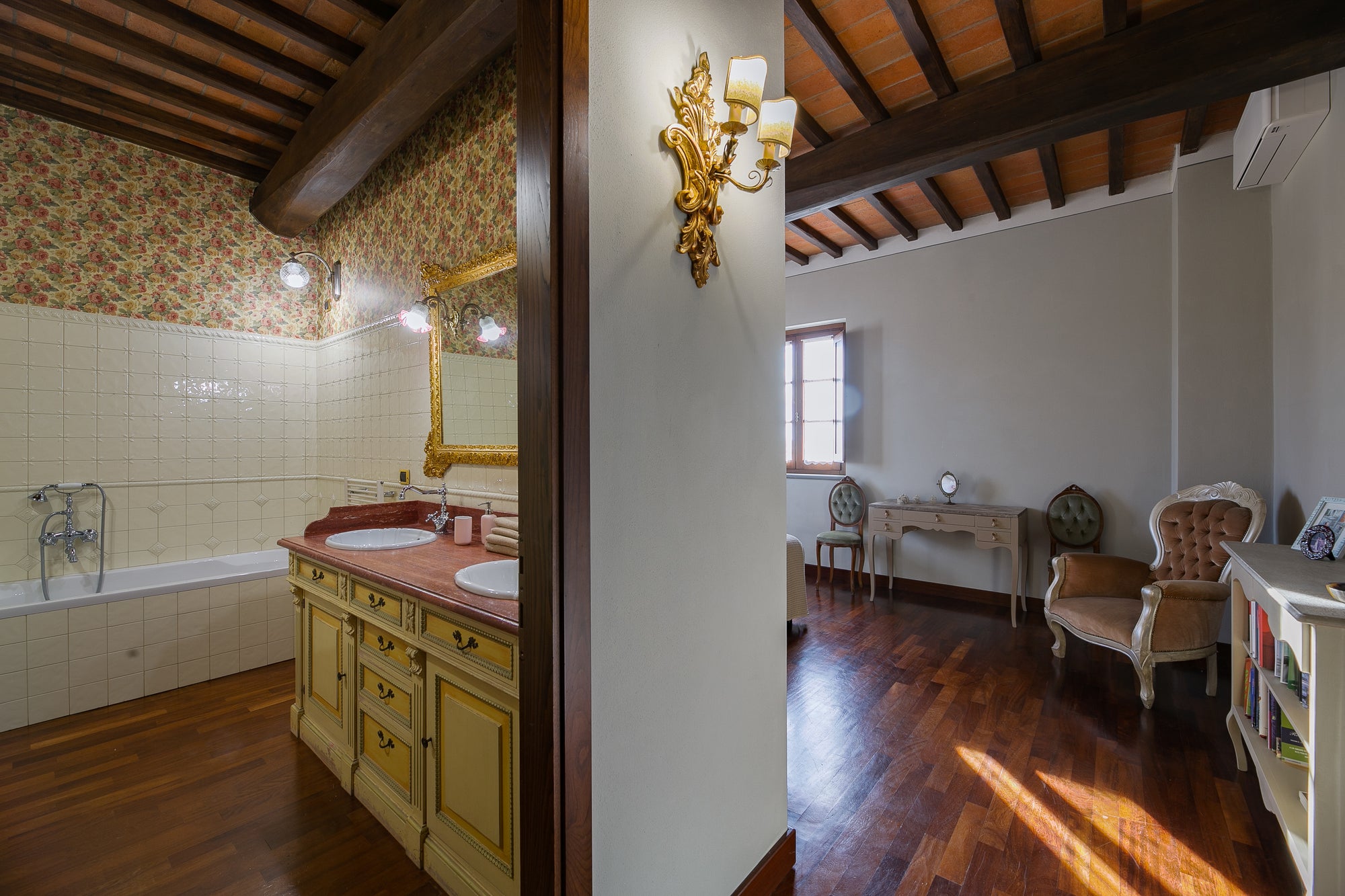 Villa Leona - High end villa near Cortona sleeps 16