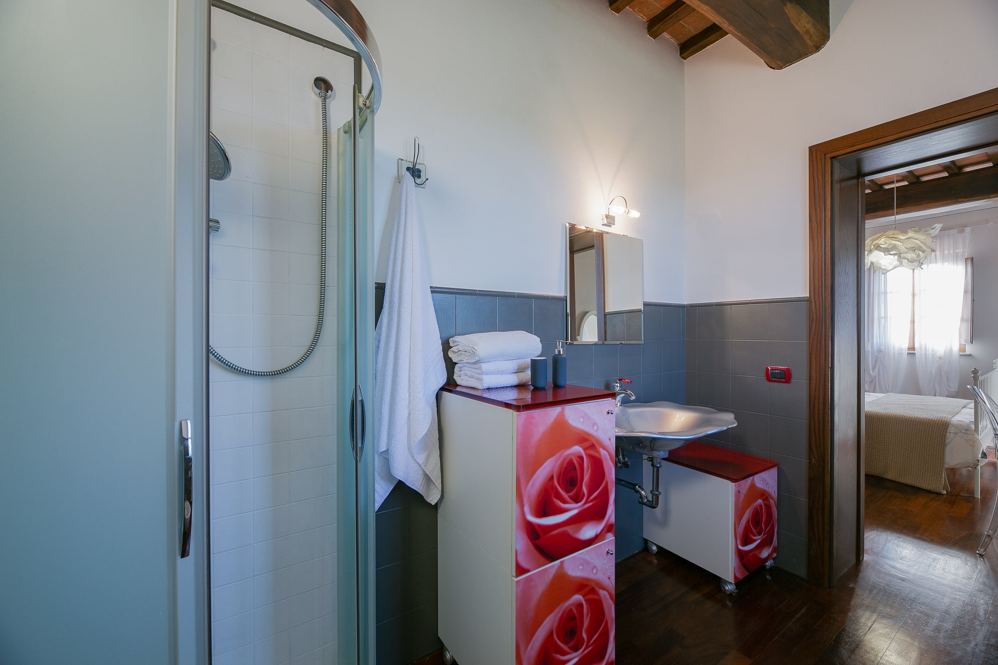 Villa Leona - High end villa near Cortona sleeps 16