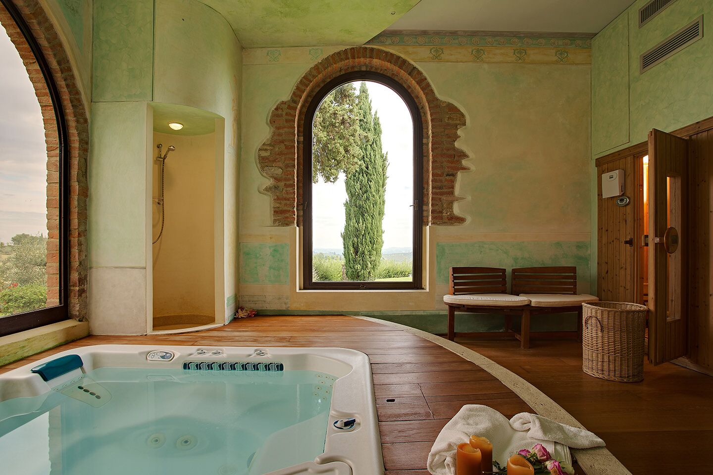 Cavallo Volante - luxury villa sleeps up to 20
