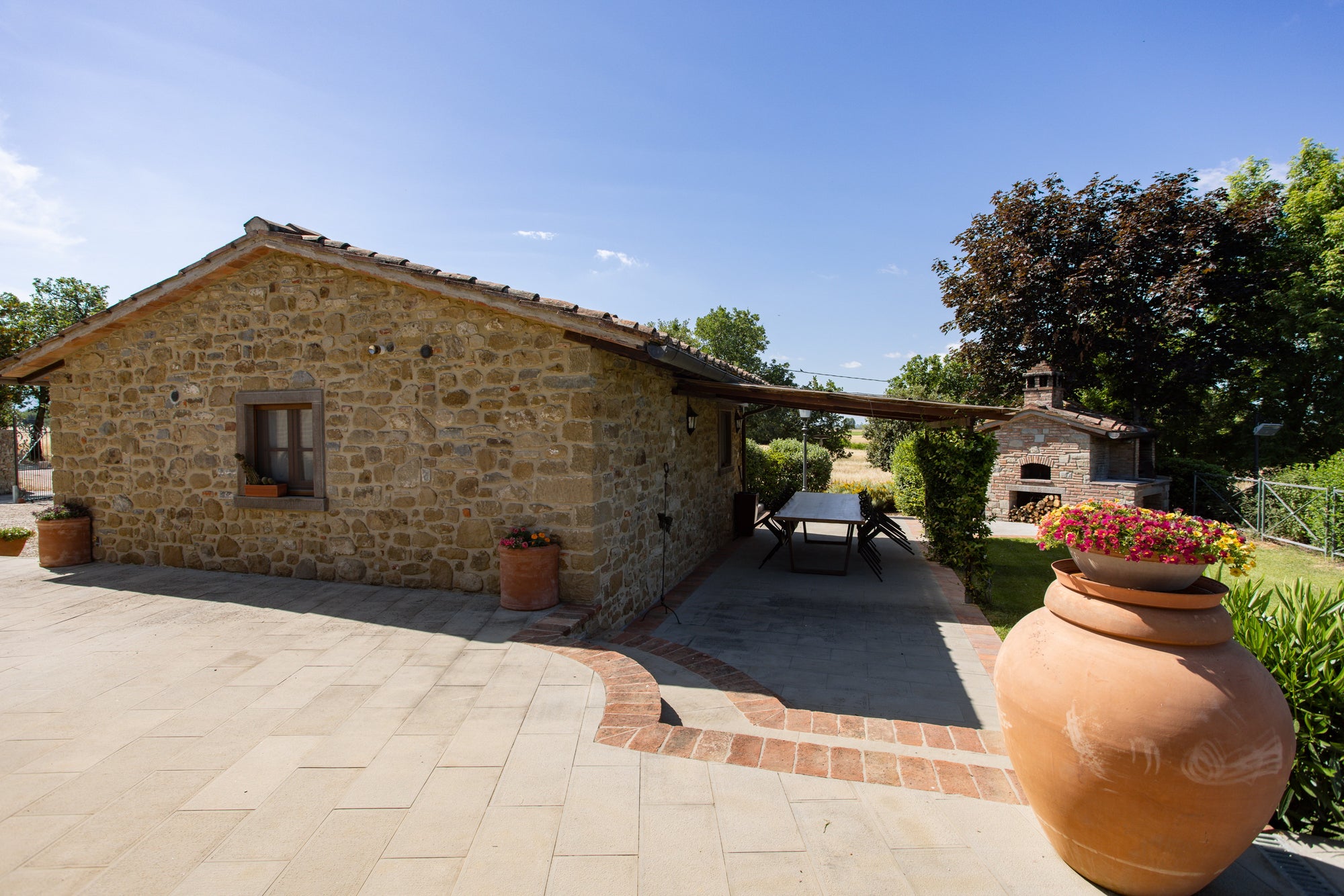 Villa Leona - High end villa near Cortona sleeps 16