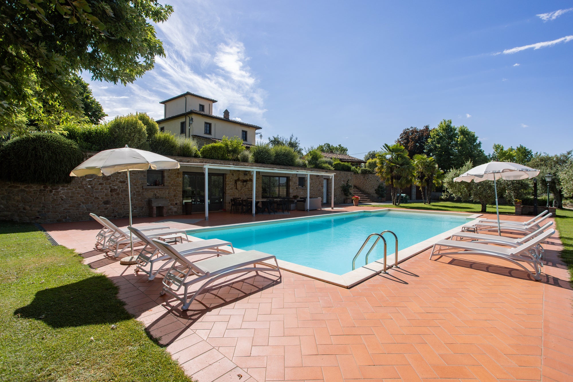 Villa Leona - High end villa near Cortona sleeps 16