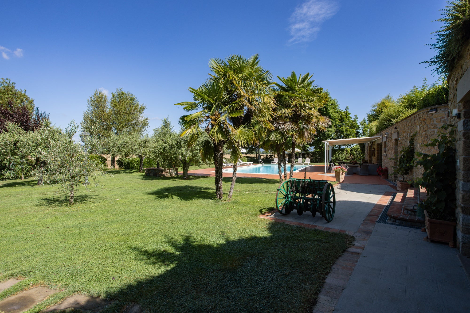 Villa Leona - High end villa near Cortona sleeps 16