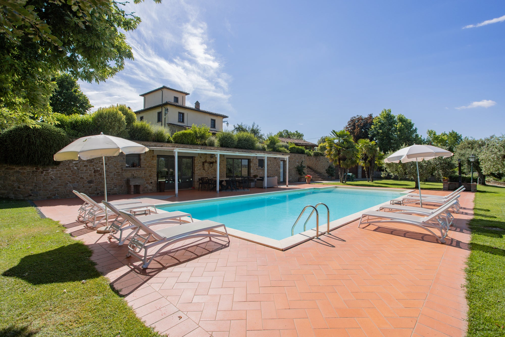 Villa Leona - High end villa near Cortona sleeps 16