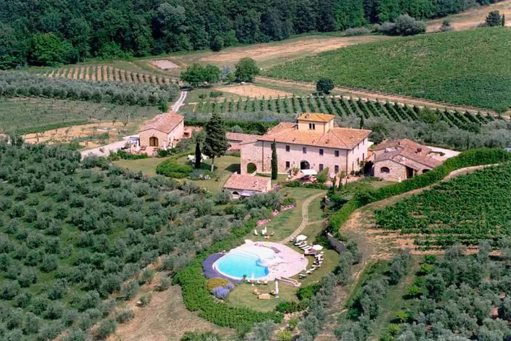 Cavallo Volante - luxury villa sleeps up to 20