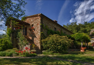 La Pietra beautiful villa near Cortona sleeps 11 - 13; prices date dependant