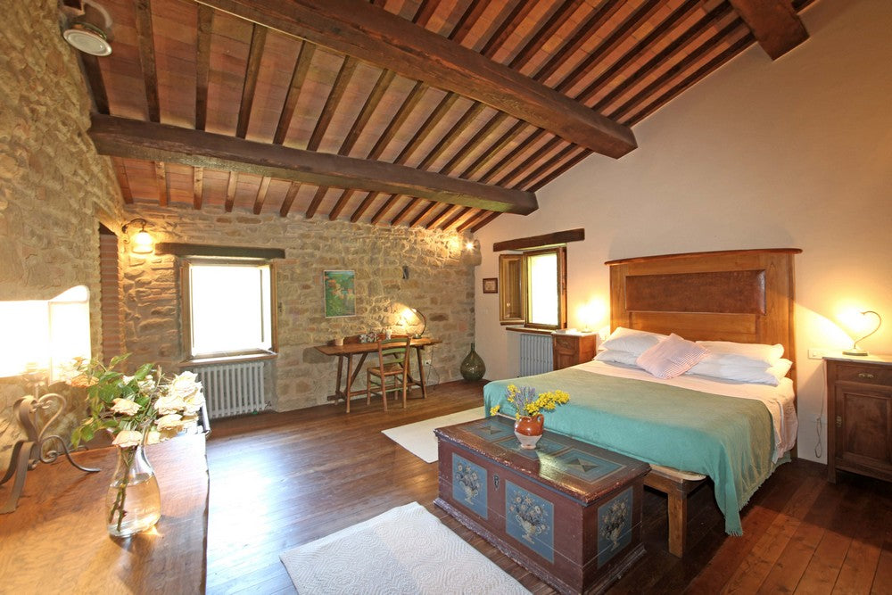 La Pietra beautiful villa near Cortona sleeps 11 - 13; prices date dependant