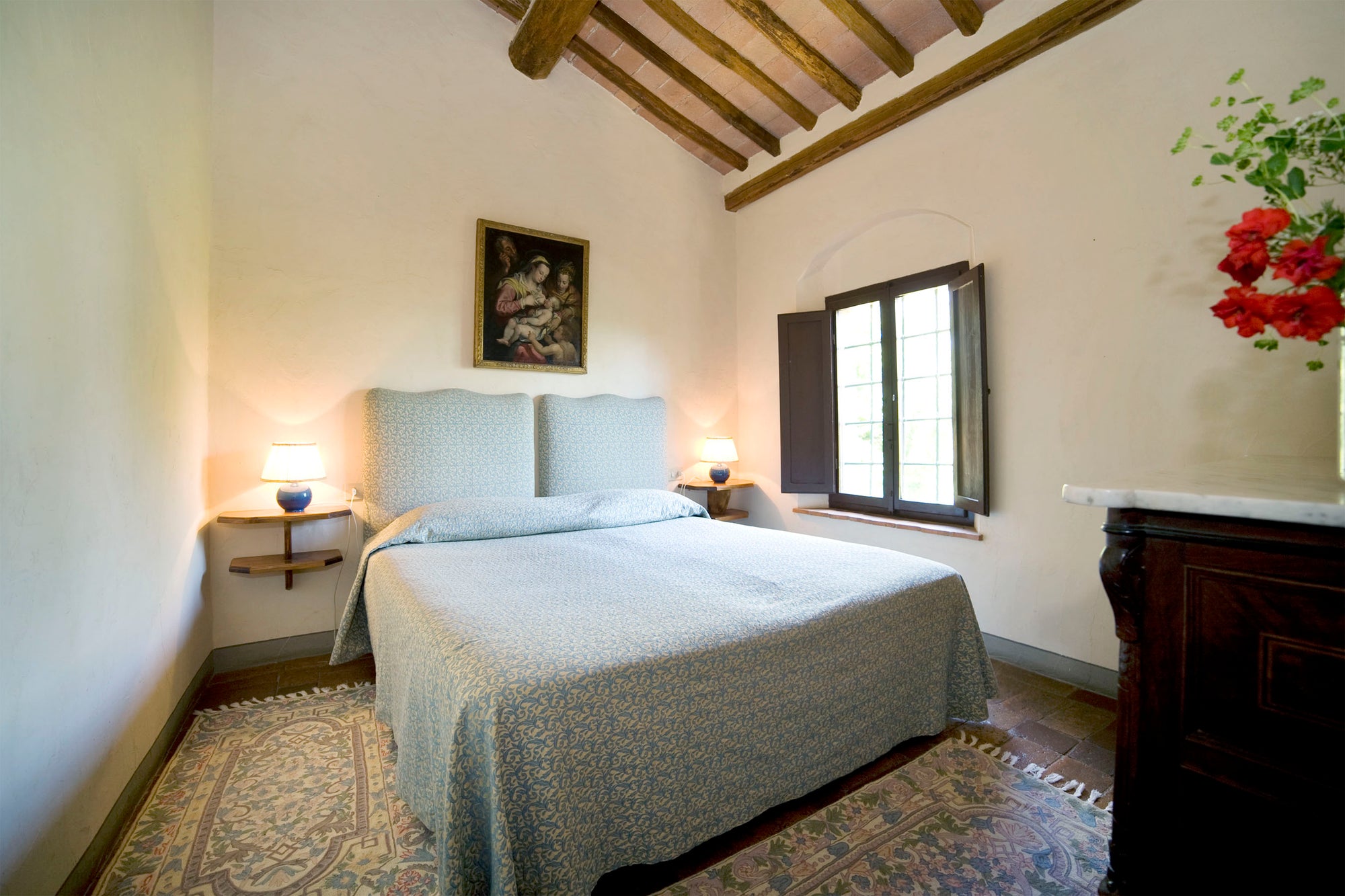 Montelopio - Tuscan villa sleeps up to 9, 5 bedrooms, 5 bathrooms