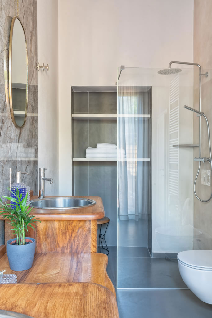 CentoOtto - Villa in Panzano sleeps up to 10 in 5 bedrooms, 5 bathrooms