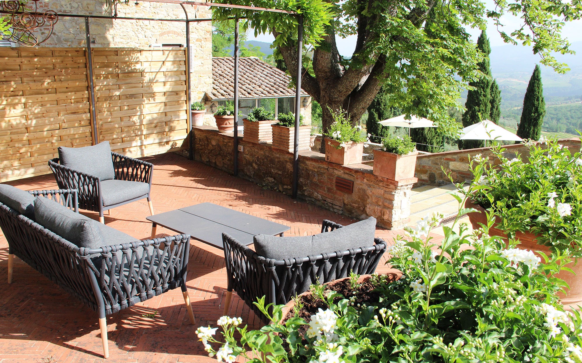 CentoOtto - Villa in Panzano sleeps up to 10 in 5 bedrooms, 5 bathrooms