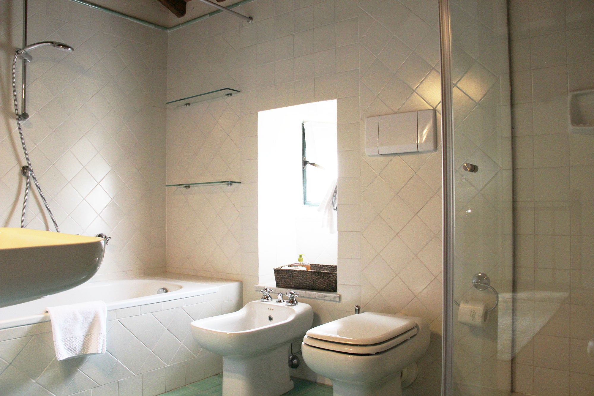 Panzano Vista 17 - Chianti villa sleeps 4, 2 bedrooms 1 bathroom Celebrate Chianti wines