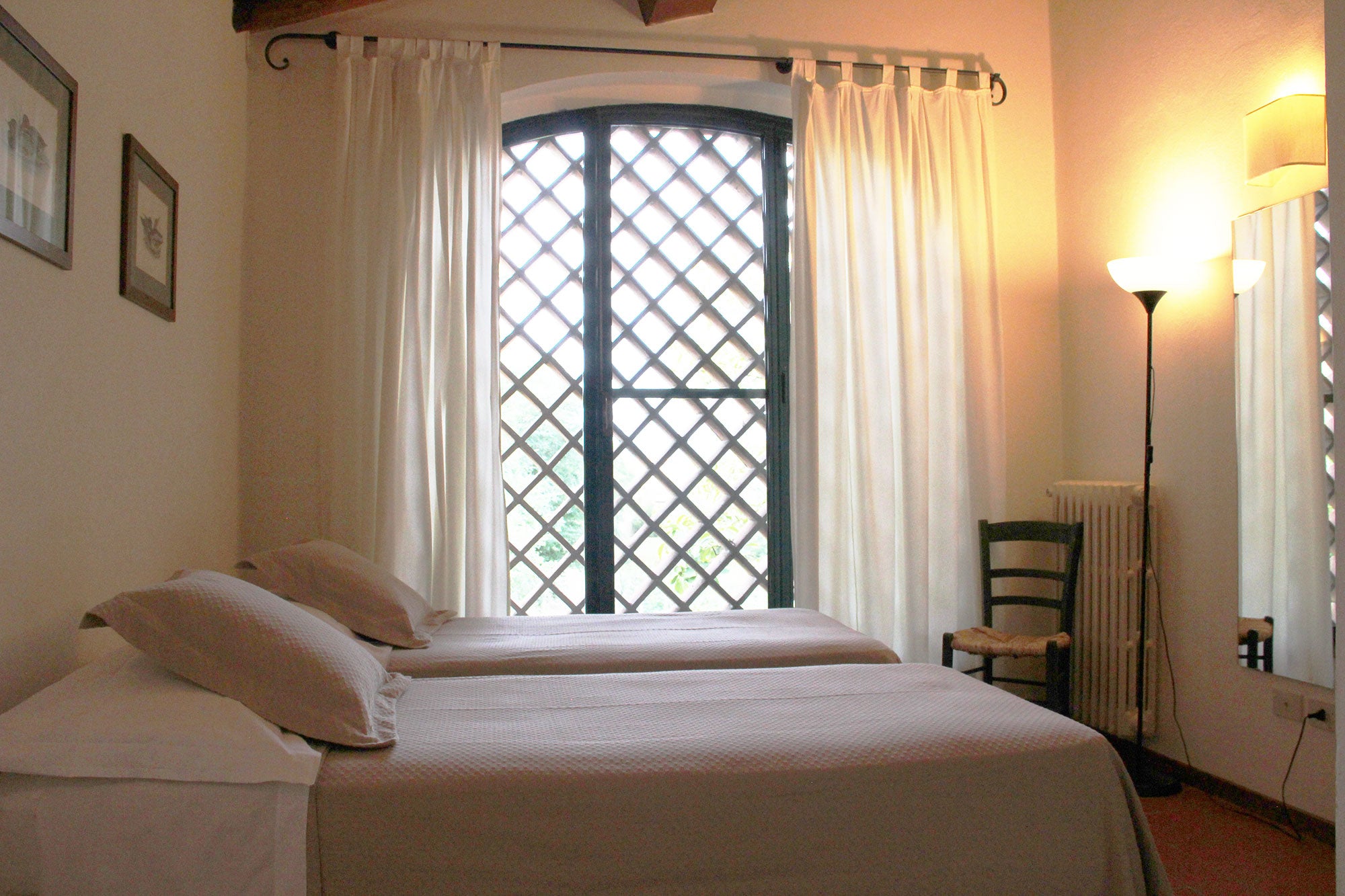 Panzano Vista 17 - Chianti villa sleeps 4, 2 bedrooms 1 bathroom Celebrate Chianti wines