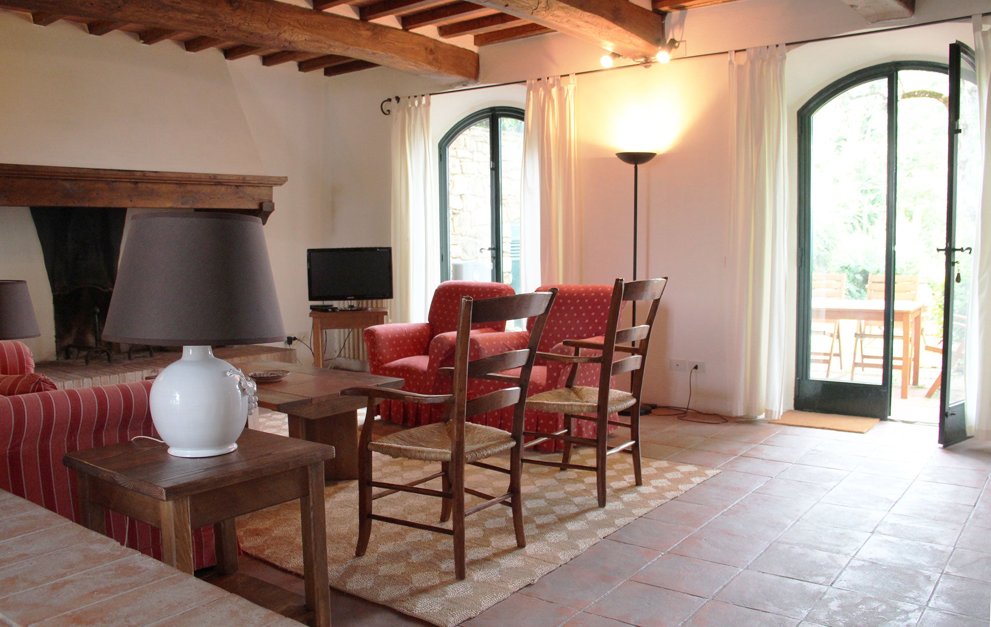 Panzano Vista 17 - Chianti villa sleeps 4, 2 bedrooms 1 bathroom Celebrate Chianti wines