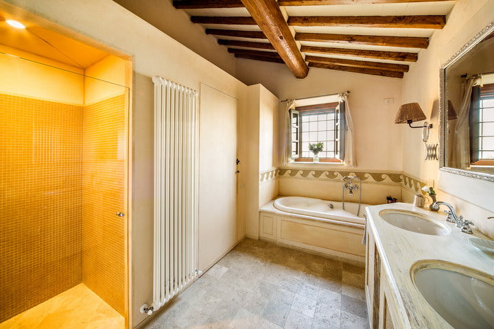 Villa Lago - Cortona villa sleeps up to 14