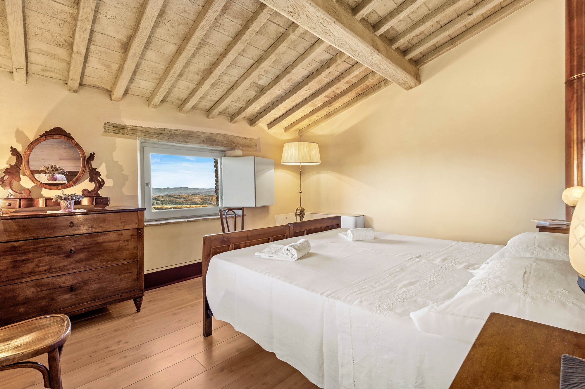 Quercus - Tuscan Villa with Private Pool & Winery near the Val d’Orcia | Sleeps 6