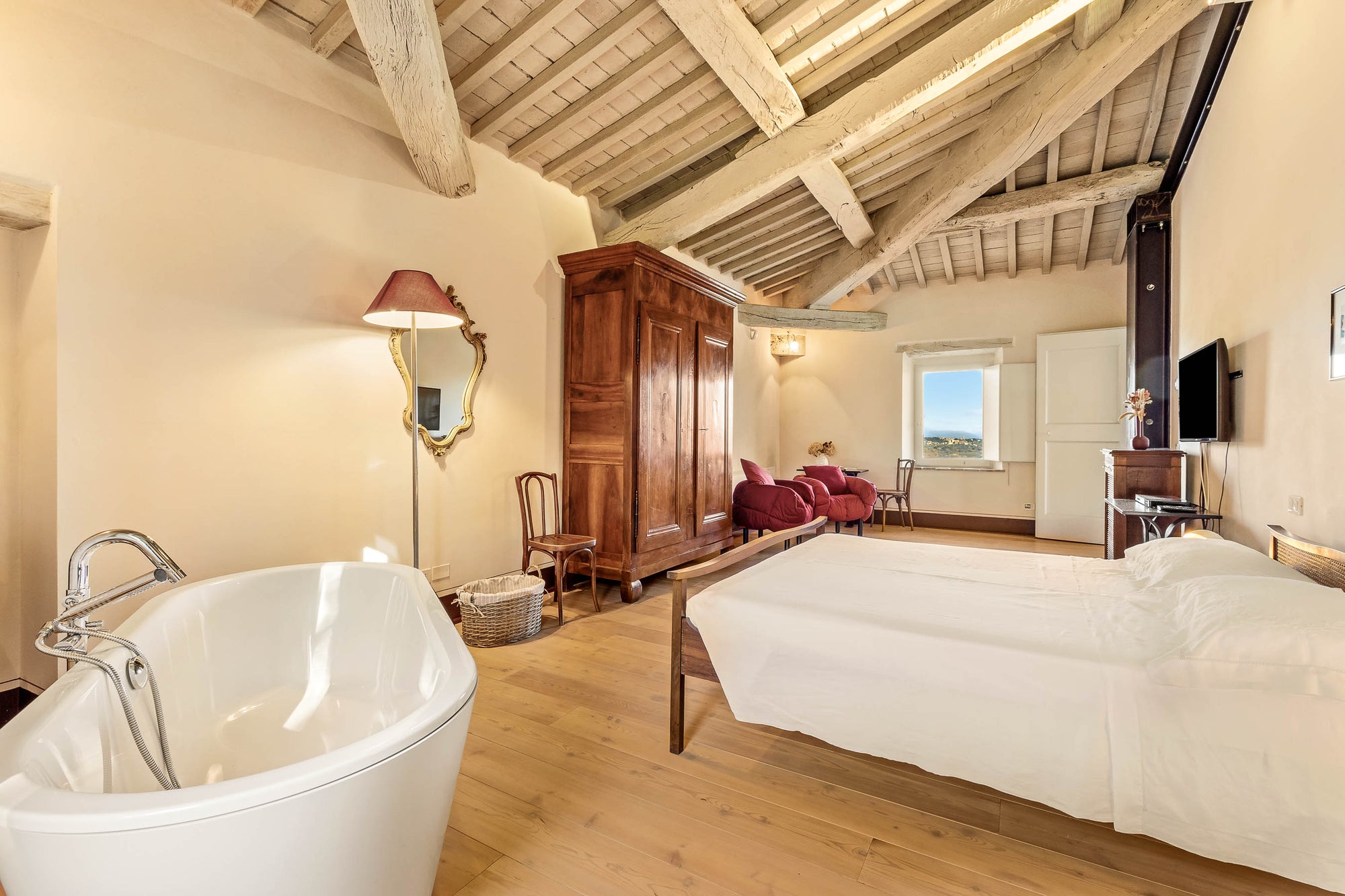 Quercus - Tuscan Villa with Private Pool & Winery near the Val d’Orcia | Sleeps 6