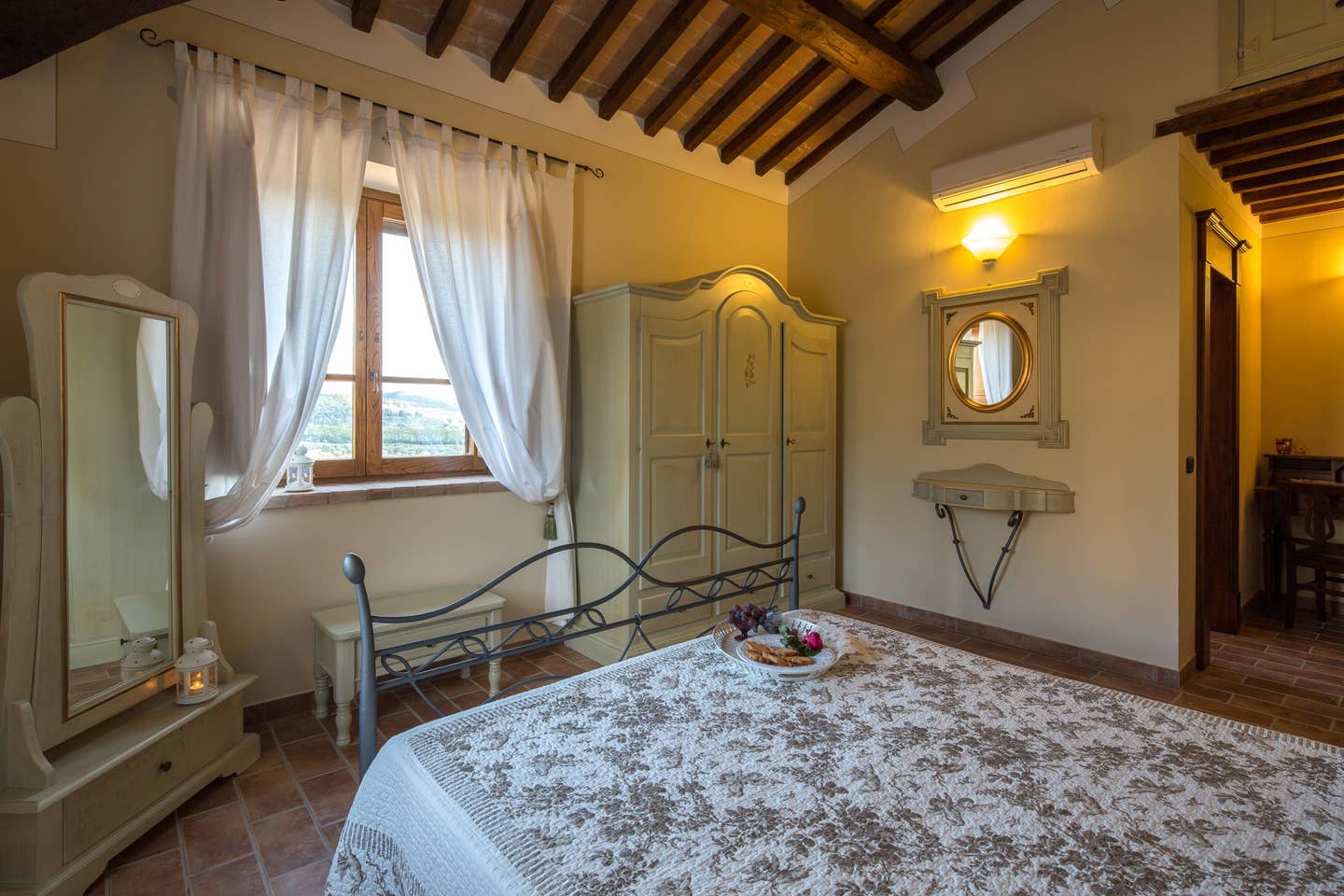 Cortona - Tramonti - Villa with  5 bedrooms 6 bathrooms sleeps up to 10
