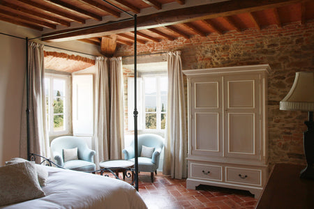 luxury villa by Cortona, bedroom