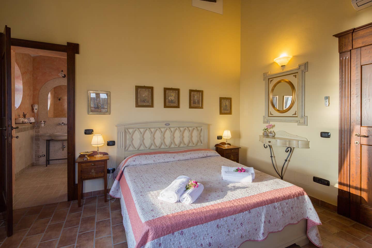 Cortona - Tramonti - Villa with  5 bedrooms 6 bathrooms sleeps up to 10