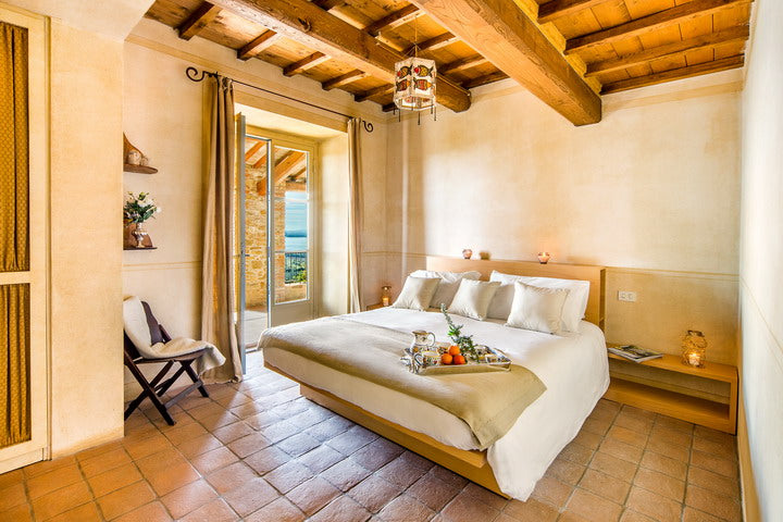 Villa Lago - Cortona villa sleeps up to 14