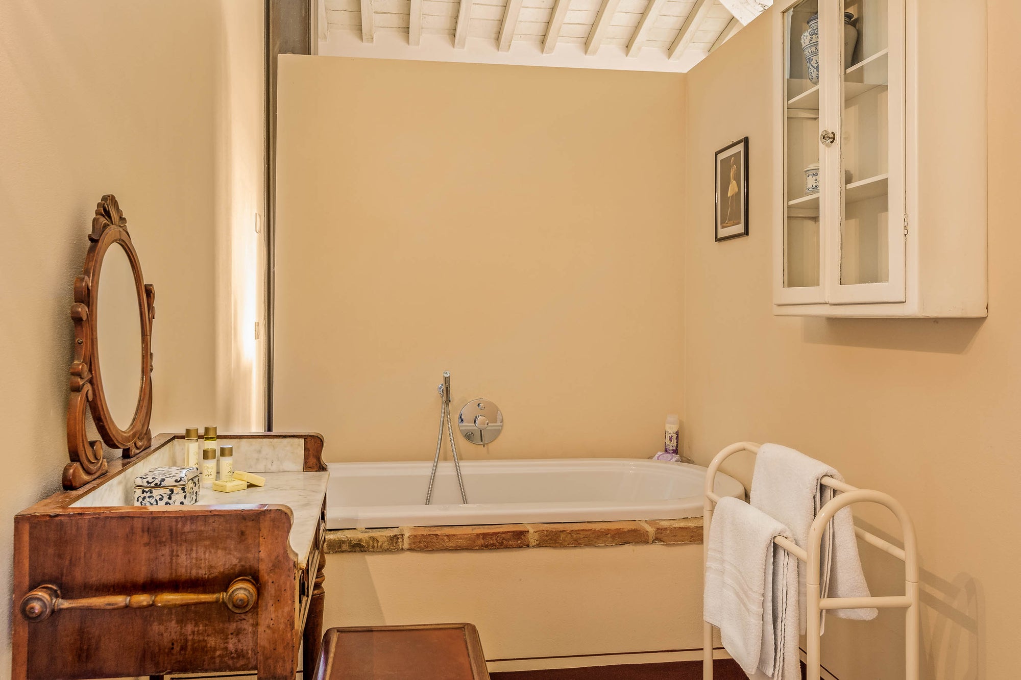 Quercus - Tuscan Villa with Private Pool & Winery near the Val d’Orcia | Sleeps 6