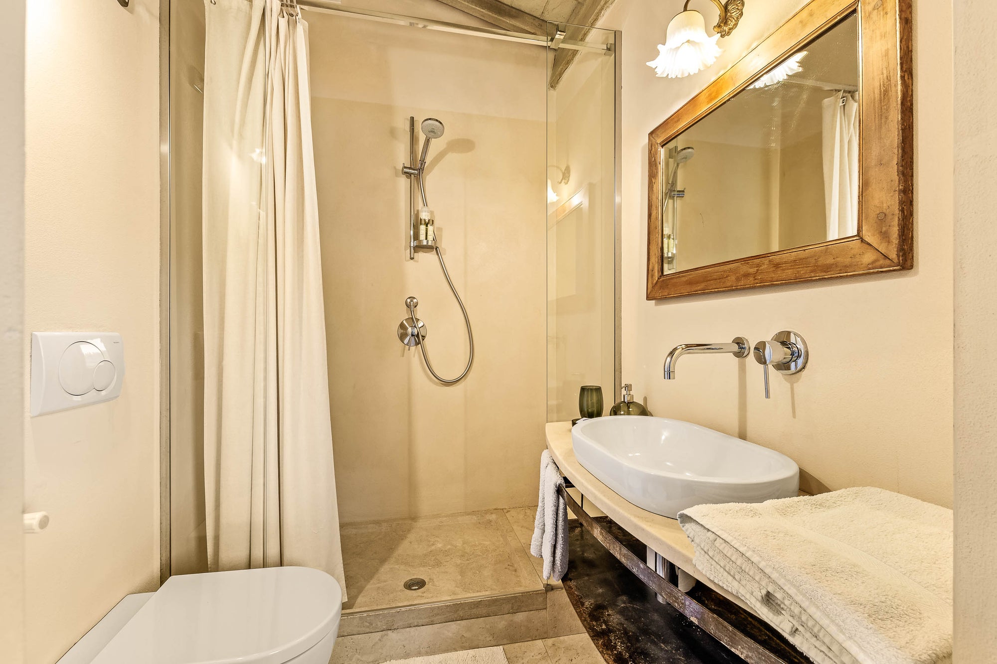 Quercus - Tuscan Villa with Private Pool & Winery near the Val d’Orcia | Sleeps 6