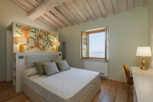 Tramonto Vista - Cortona centre, sleeps 6 3 bedrooms 3 bathroom